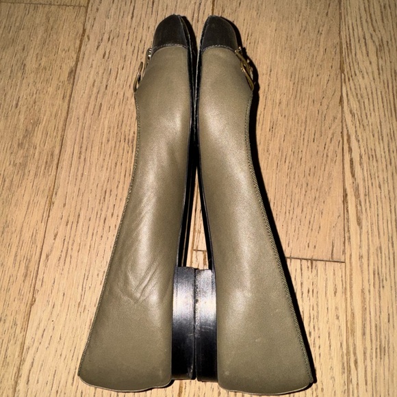 Chanel Ballet Flats Size 40, Black & Olive - Picture 4 of 7